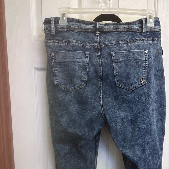 Plus Size Curvy Jeans size 16 - Picture 3 of 3